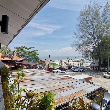 Hotel 8 Boutique By The Sea Tanjung Tokong Exterior foto