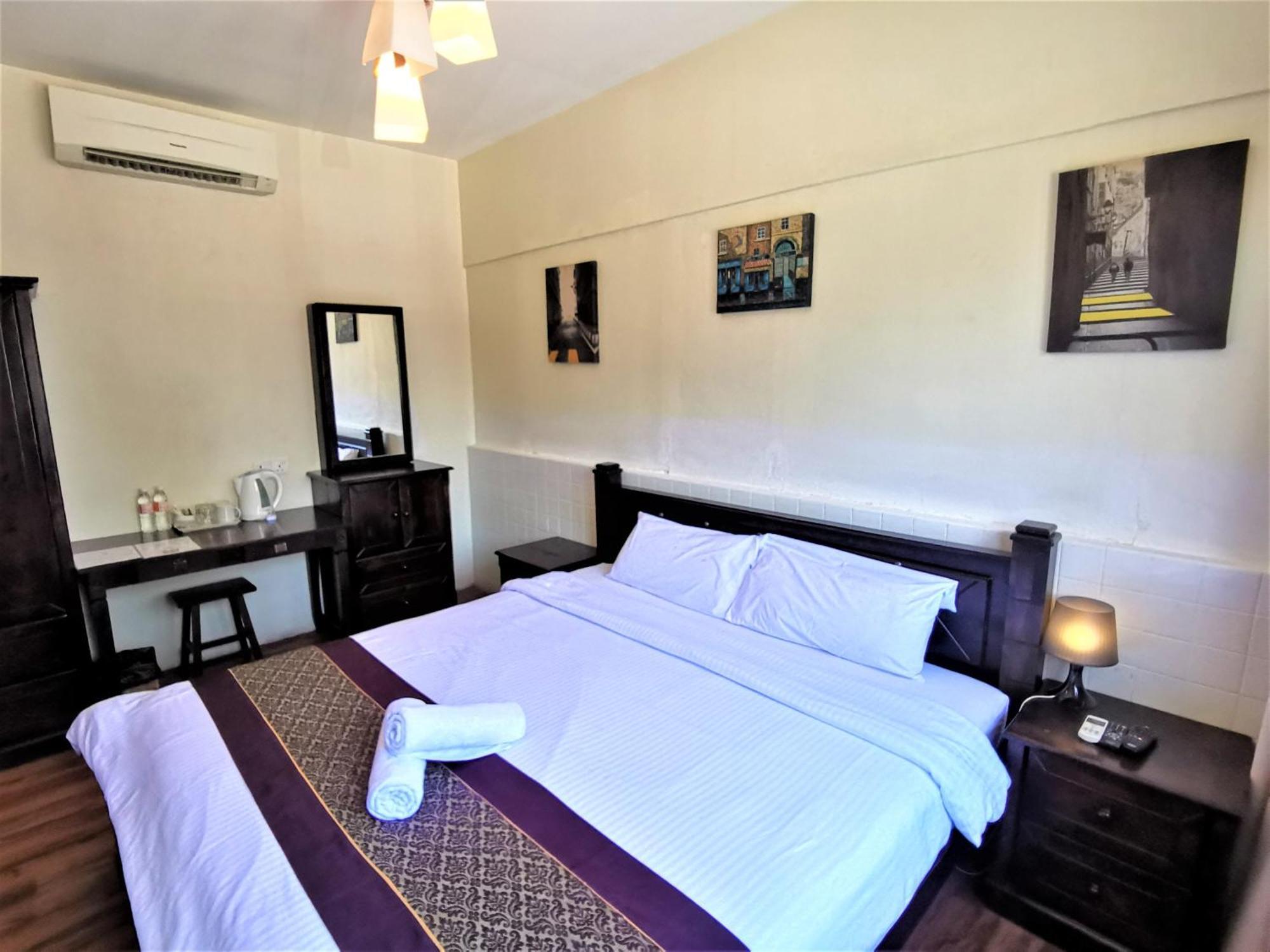 Hotel 8 Boutique By The Sea Tanjung Tokong Exterior foto