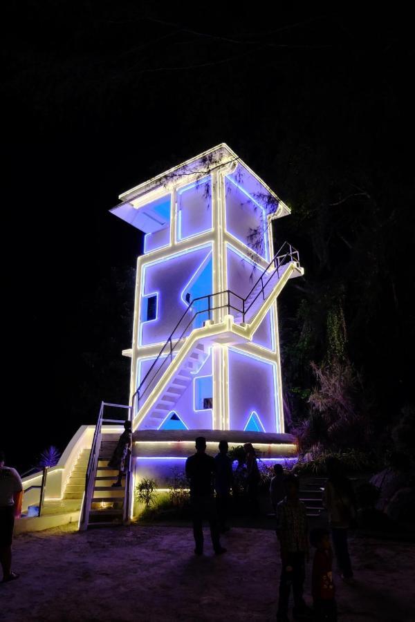 Hotel 8 Boutique By The Sea Tanjung Tokong Exterior foto