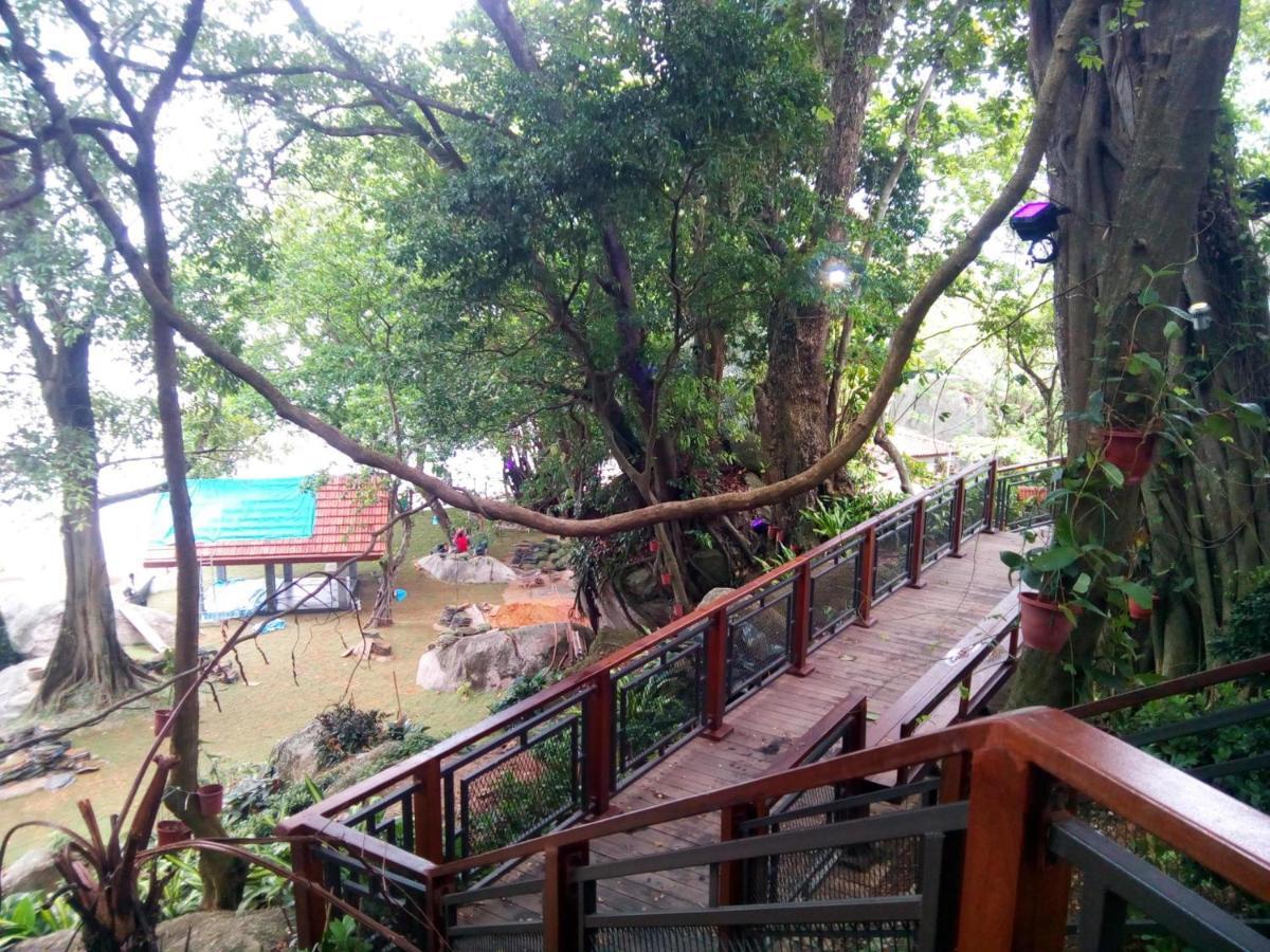 Hotel 8 Boutique By The Sea Tanjung Tokong Exterior foto